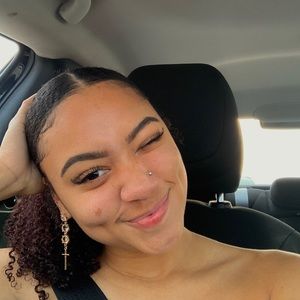 Meet your Posher, Anisa